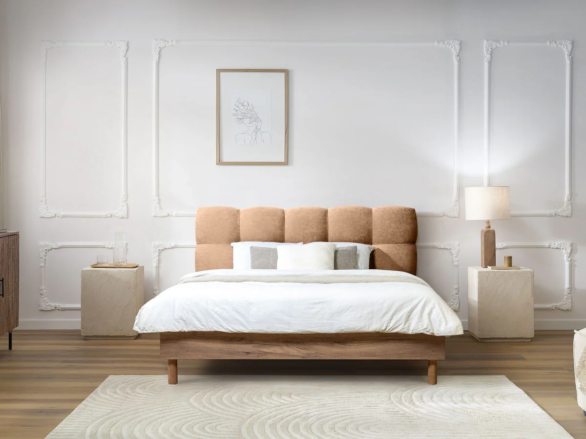 Lit KUMO tissu lisse lattes massives pieds en bois naturel - Image 3